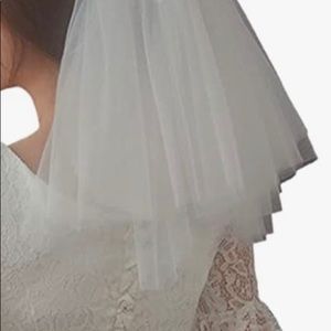 Wedding Veil Short Bride Veil for Bachelorette Party Shoulder Length Bridal Veil
